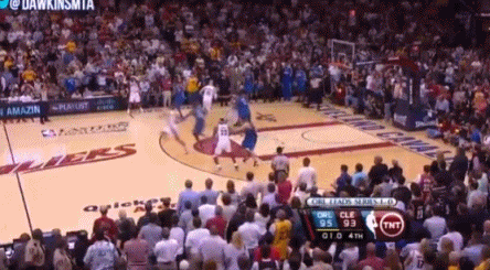 谈球吧官网登录入口16年前的今天 詹姆斯干拔三分压哨绝杀魔术 将大比分扳为1-1