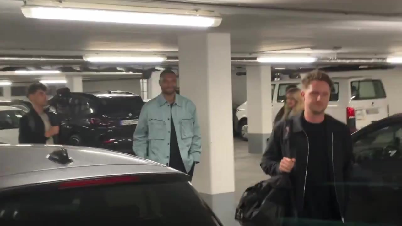 谈球吧加盟在即！若纳坦-塔抵达慕尼黑接受拜仁的体检