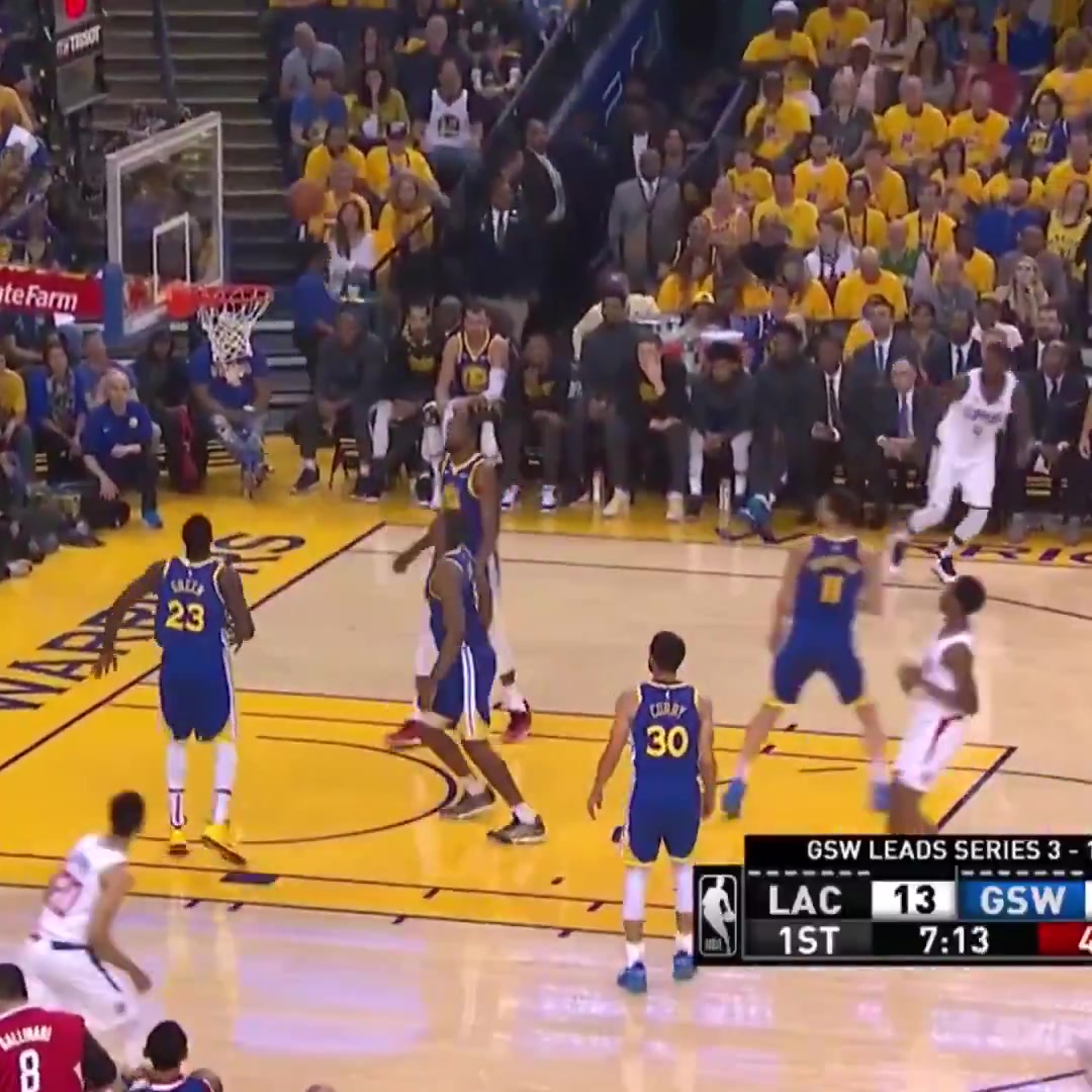 谈球吧(中国)官方网站那时候还很青涩🤯！看看快船时期的亚历山大是怎么打球的